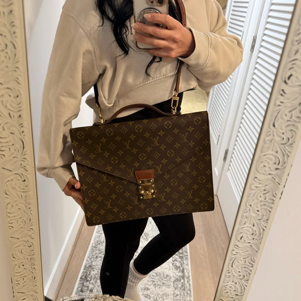 LOUIS VUITTON Monogram Porte Documents Bandouliere Bag.